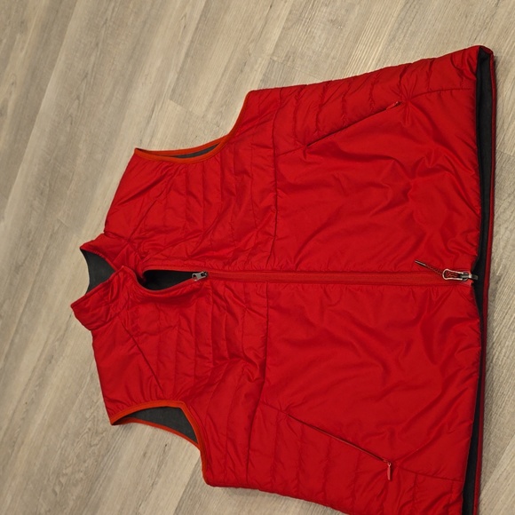 Cremieux red gray Reversible puffer vest zip pockets sleeveless new medium men - Picture 4 of 5
